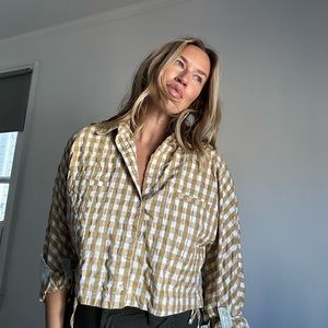Gingham cropped button up top
